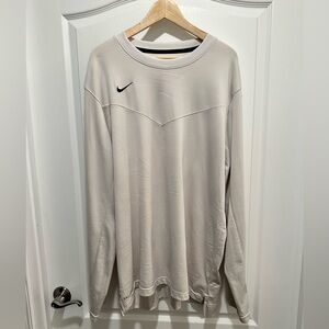 Nike Men’s White Dri-Fit long Sleeve Shirt, Size XL